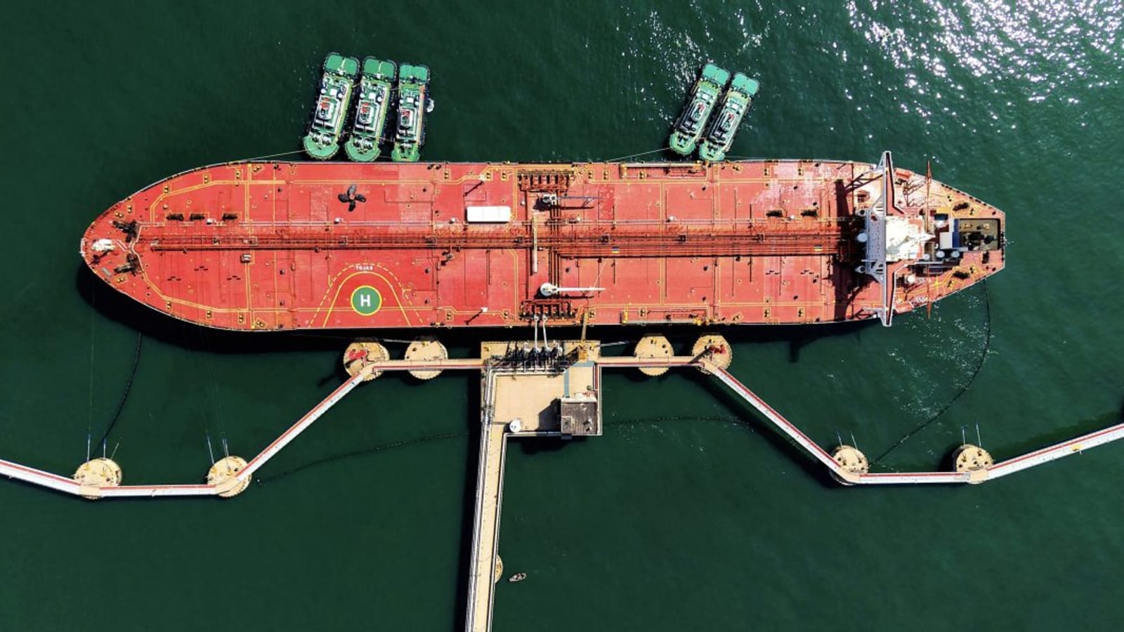 Oil Stays Below $100 Despite Hormuz Blockade