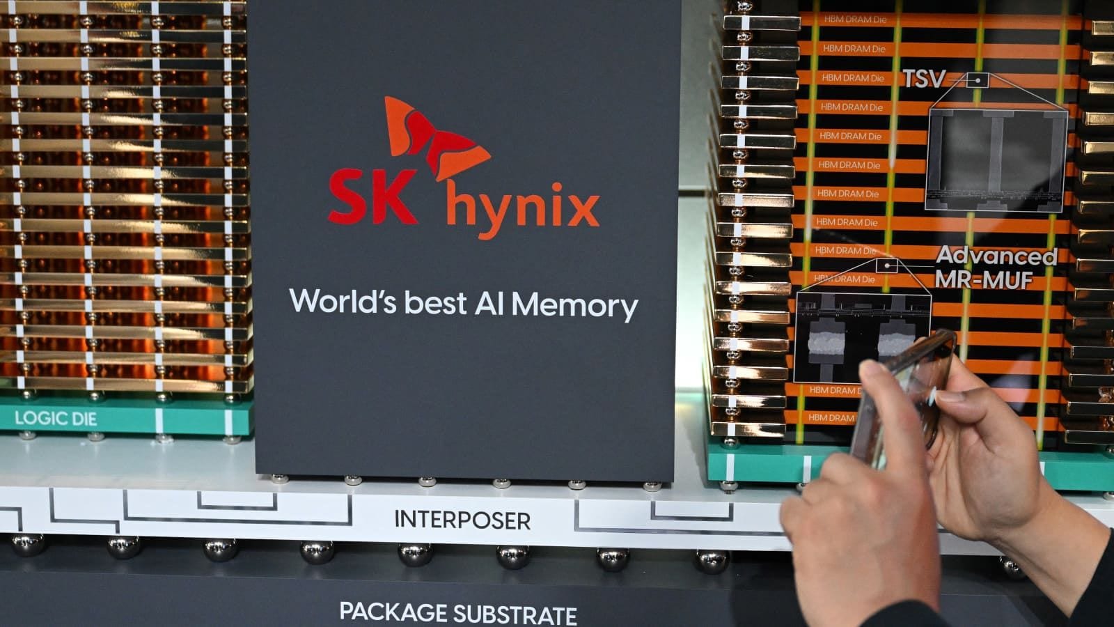 Samsung HBM4 Sales Top $1B Four Months After