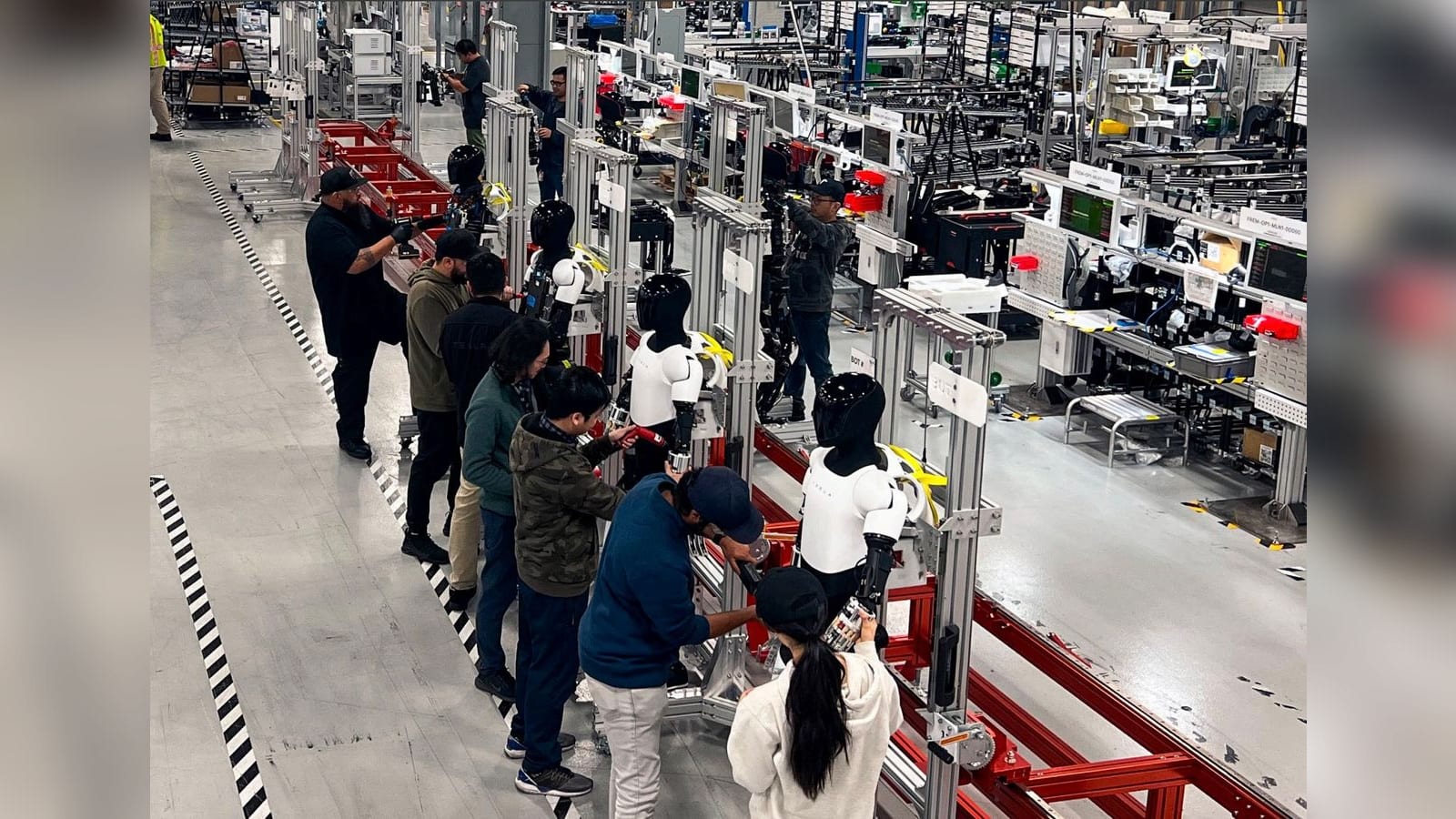 Microsoft Launches $2.5B AI Unit With 6,000 Staff